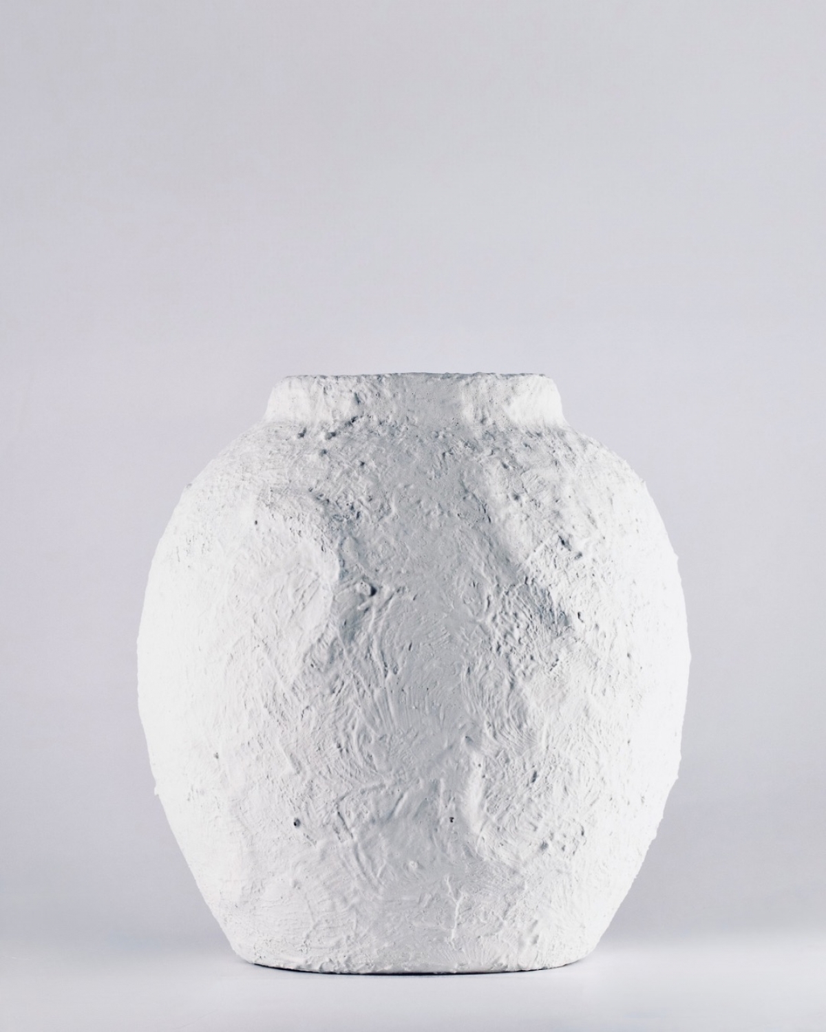 MOON HUSK CERAMIC VASE